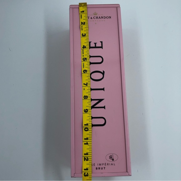 ‼️SALE‼️. MOET & CHANDON ‘Unique’ Collectible Champagne Case - Picture 12 of 13